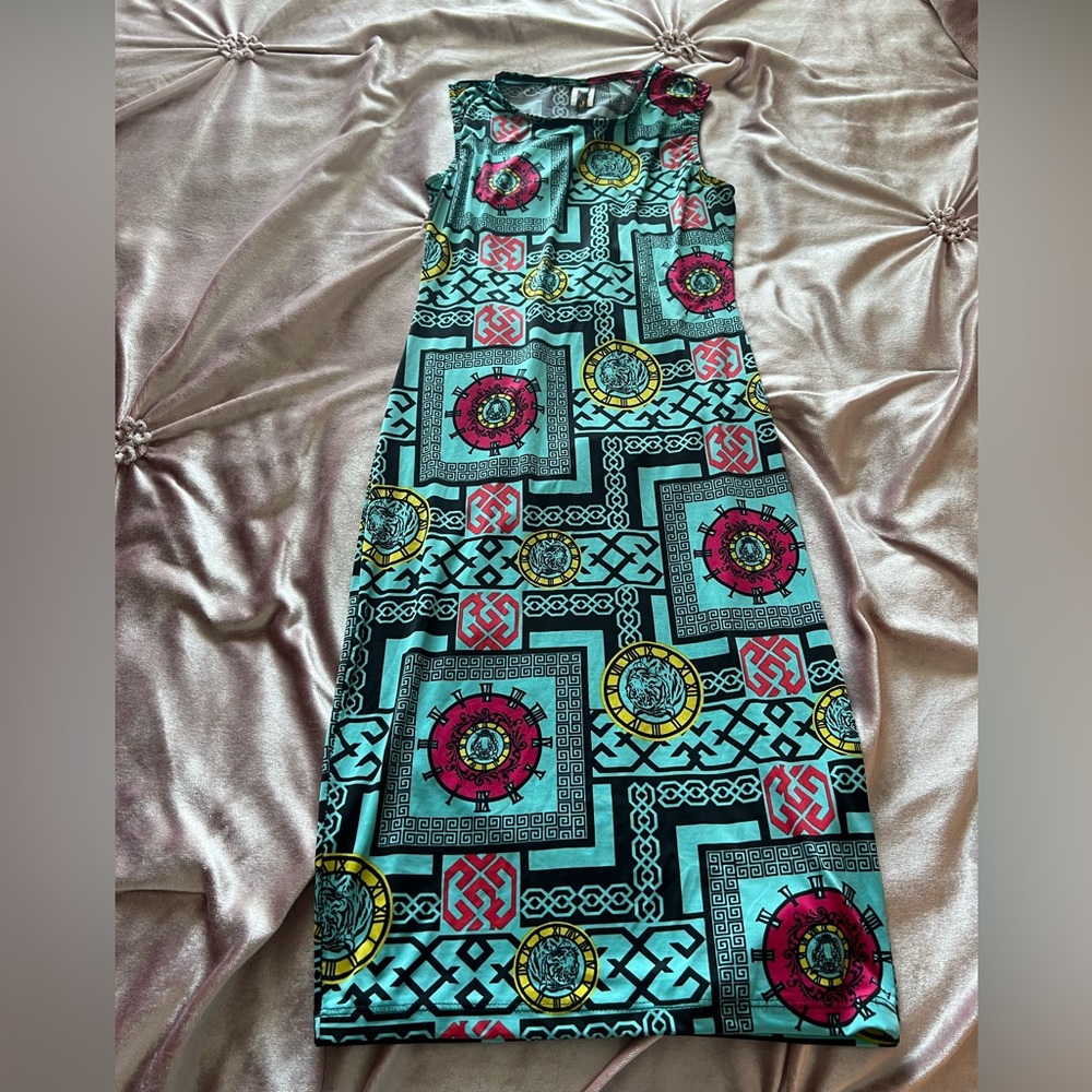 Fashion Nova Graphic Midi Dress